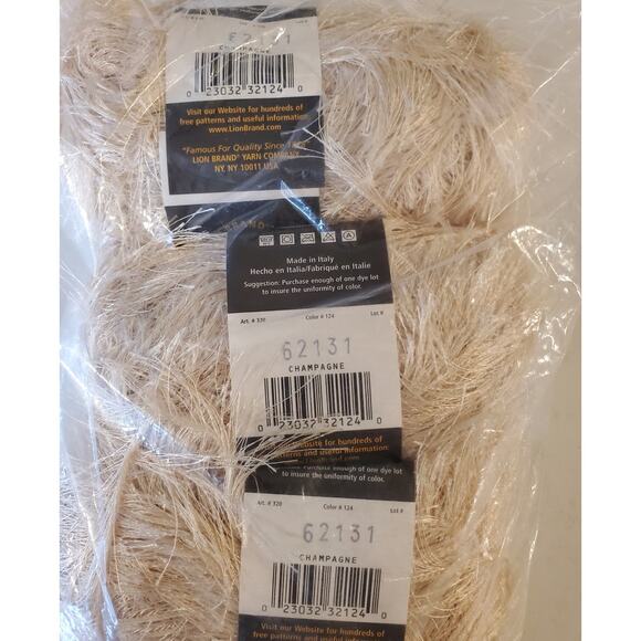 FUN FUR Knitting Eyelash Yarn 3 Skeins of Color #124 Champagne Lot # 62131 - Picture 2 of 3
